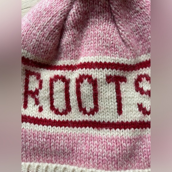 Roots Canada Kids Winter Knit Insulated Hat with PomPom - Picture 3 of 11